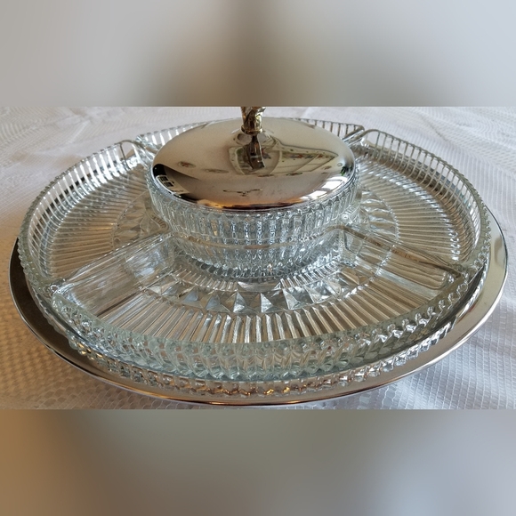 Vintage Kromex Lazy  Susan Divided  Serving Dish - Picture 4 of 13